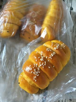 南瓜肉松卷和南瓜豆沙卷的做法步骤：21