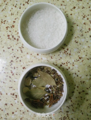 25图详解酱肘花的制作方法的做法步骤：3