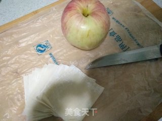 最简易版苹果派的做法步骤：1