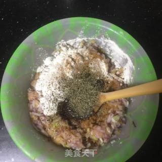 黑椒鸡肉饼汉堡的做法步骤：9