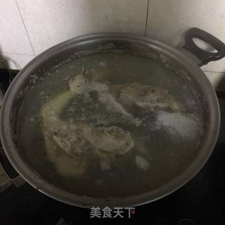 鸡汤肉丝面的做法步骤：1