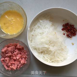 萝卜丝火腿鸡蛋饼的做法步骤：2