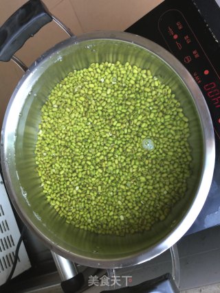 红糖老姜绿豆汤的做法步骤：2