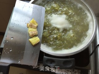 红糖老姜绿豆汤的做法步骤：3
