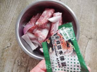 香炸排骨的做法步骤：3