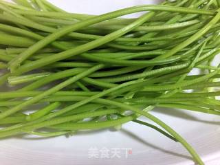 香芹炒豆干的做法步骤：1