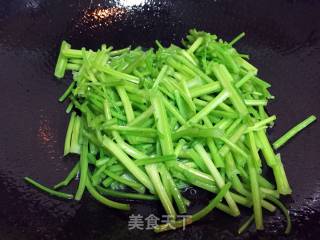 香芹炒豆干的做法步骤：4