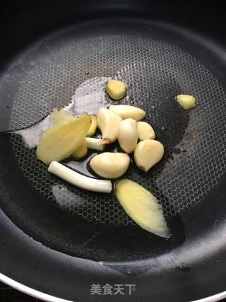 白贝沙姜鸡煲的做法步骤：3