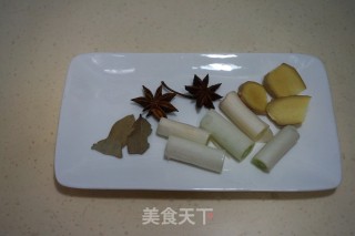 炖猪脚的做法步骤：3