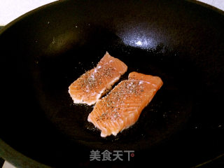 三文鱼三明治的做法步骤：2