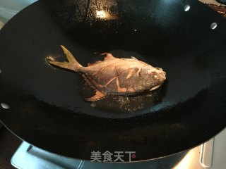 番茄金鲳鱼的做法步骤：3