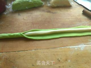 干贝韭蛋“小白菜”饺的做法步骤：4
