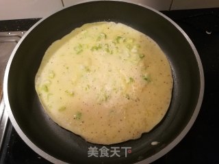三分钟快手早餐——葱花鸡蛋软煎饼的做法步骤：5