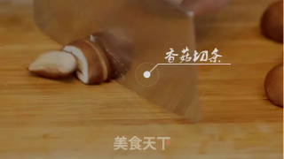 鲜虾鱿鱼菇的做法步骤：3