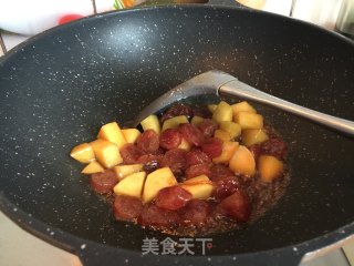 牛油果土豆腊肠焖饭的做法步骤：4