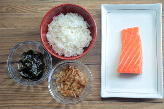 【鲑鱼茶泡饭】深夜食堂の复刻的做法步骤：1