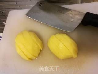 自制小零食——椒盐烤土豆的做法步骤：1