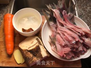粉葛果皮鲮鱼尾老火汤的做法步骤：1