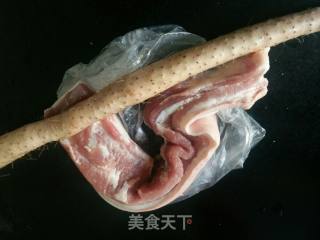 山药红烧肉的做法步骤：1