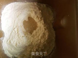 牛奶土司的做法步骤：2