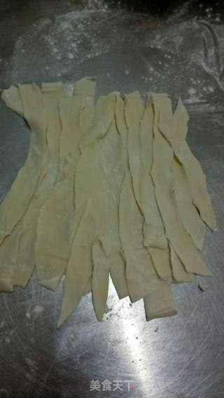 牛肉油泼面的做法步骤：3