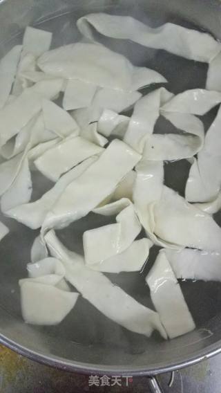 牛肉油泼面的做法步骤：4