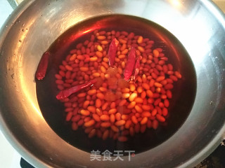 【酱黄豆】的做法步骤：2