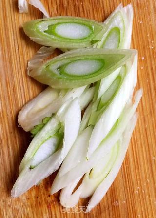 西红柿疙瘩鸡蛋汤的做法步骤：2