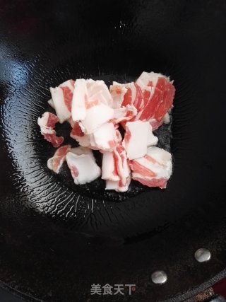 鲜茹炒五花肉的做法步骤：3