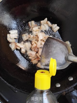 鲜茹炒五花肉的做法步骤：4