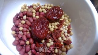 红枣西葫芦杂豆豆浆——让豆浆变得更营养的做法步骤：1