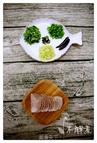香拌白肉的做法步骤：1