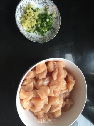 黑椒时蔬鸡丸的做法步骤：1