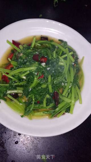 炝炒茼蒿菜的做法步骤：4