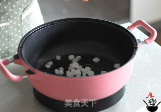 糖醋小排的做法步骤：2