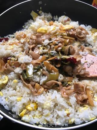 酸菜大肠炒饭的做法步骤：6