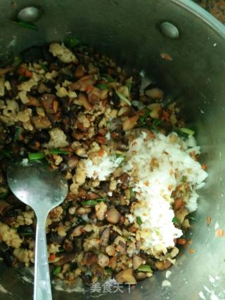 鸡汤香菇馄饨的做法步骤：3