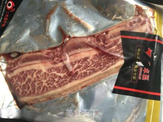 黑椒牛仔骨的做法步骤：1