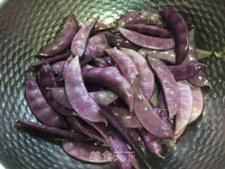 粉蒸扁豆的做法步骤：1