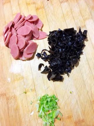 粒粒分明蛋炒饭的做法步骤：2