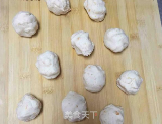 【桃李厨艺】看到金黄香甜的红薯糯米饼，有没有想要再做一次的冲动呢？的做法步骤：5