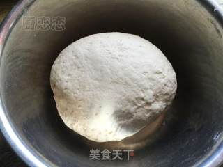 椒盐芝麻烧饼的做法步骤：2