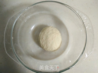 蔓越莓炼乳排包的做法步骤：1