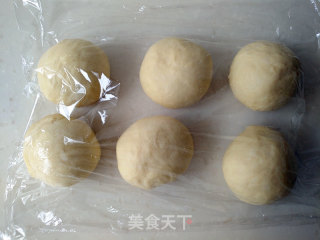 蔓越莓炼乳排包的做法步骤：6
