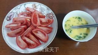 西红柿炒蛋的做法步骤：1