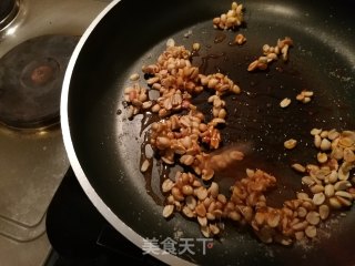 自制馋嘴小零食——花生糖的做法步骤：8