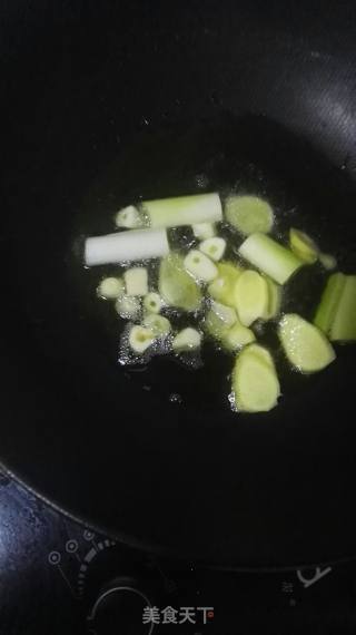 土豆炖牛肉的做法步骤：2