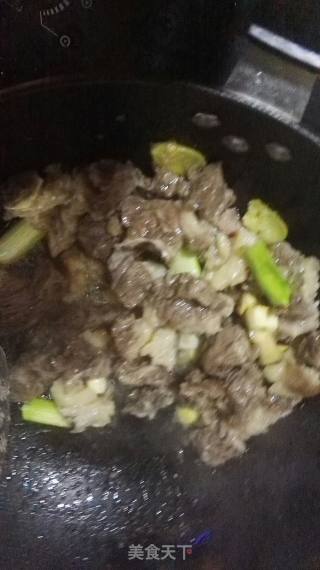 土豆炖牛肉的做法步骤：4
