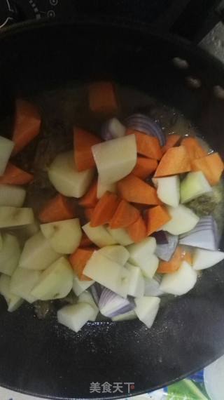 土豆炖牛肉的做法步骤：6