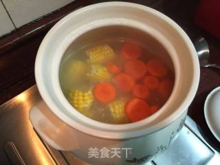 猪骨胡萝卜玉米汤的做法步骤：4